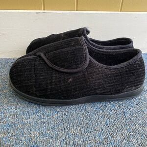 Mens sz 11 slip on slippers w/adjustable top strap black